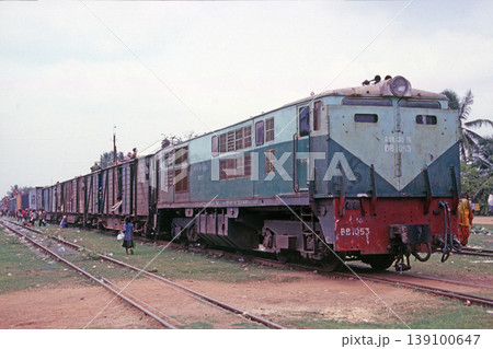 カンボジア鉄道の装甲機関車 カンボジア鉄道の装甲機関車 139100647