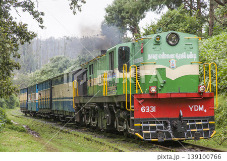 ニルギリ登山鉄道の列車 ニルギリ登山鉄道の列車 139100766