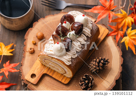 モンブランのロールケーキ 139101112