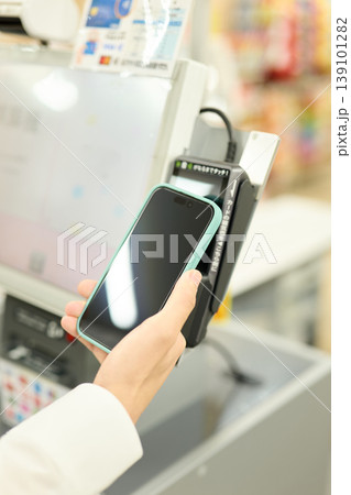 スマートフォンでタッチ決済 スマートフォンでタッチ決済 139101282