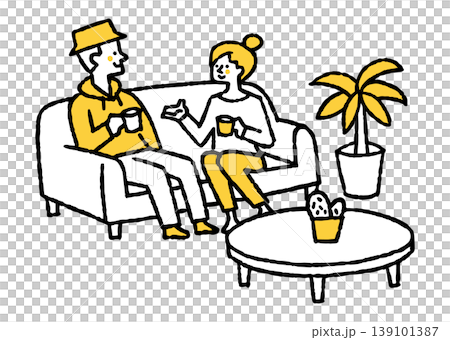 リビングでくつろぐ30代夫婦_色 139101387