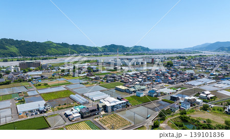 静岡市安倍川美和地区から静岡市街地を望むドローン空撮写真 139101836