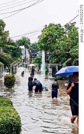 Pamulang, Jakarta, April 4, 2026: View of the flood disaster in the residential area 139102278
