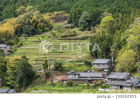 春の山村風景　奈良県明日香村 139102953