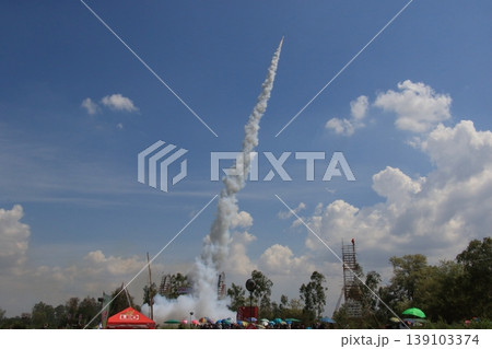 ヤソトンのロケット祭り 139103374