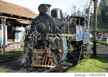 ニルギリ登山鉄道の蒸気機関車 ニルギリ登山鉄道の蒸気機関車 139103676