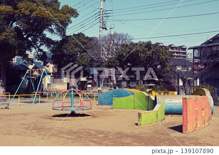 児童公園の遊具 139107890