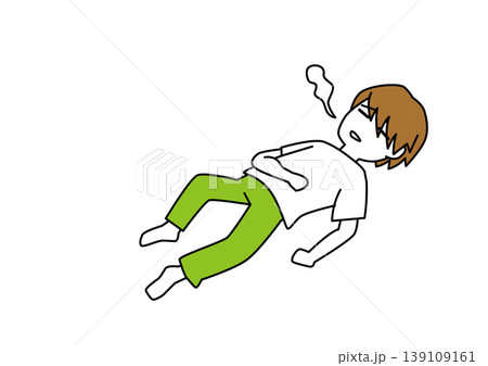 疲れて仰向けで横になっている人 疲れて仰向けで横になっている人 139109161