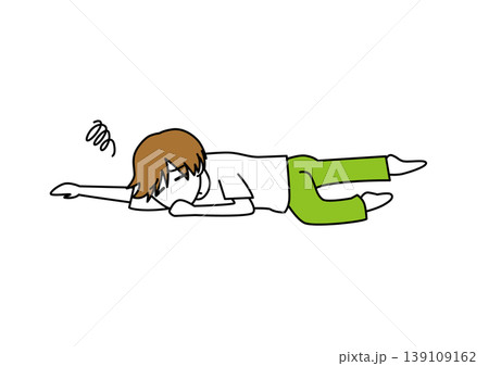 疲れてうつ伏せで横になっている人 疲れてうつ伏せで横になっている人 139109162