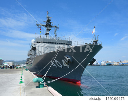 一般公開の海上自衛隊潜水艦救難艦ちよだ 一般公開の海上自衛隊潜水艦救難艦ちよだ 139109473