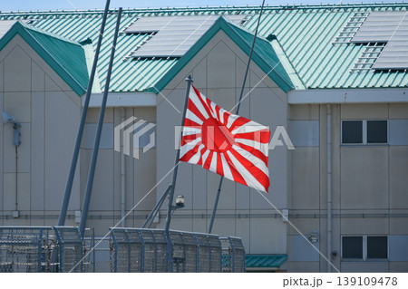 艦尾の海上自衛隊自衛艦旗 艦尾の海上自衛隊自衛艦旗 139109478