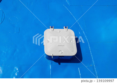 white metal raised ship deck hatch white metal raised ship deck hatch 139109997
