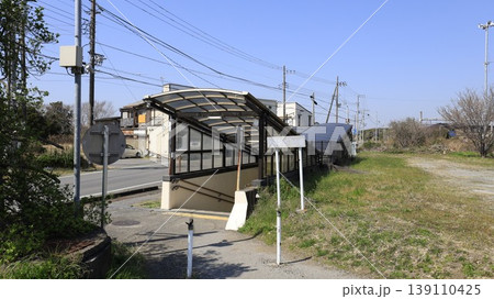 JR内房線の大貫駅の地下歩道、駅舎のある線路東側から西側に行く地下歩道で写真は東側出入口 JR内房線の大貫駅の地下歩道、駅舎のある線路東側から西側に行く地下歩道で写真は東側出入口 139110425