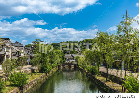 倉敷美観地区の水路の風景 倉敷美観地区の水路の風景 139115205