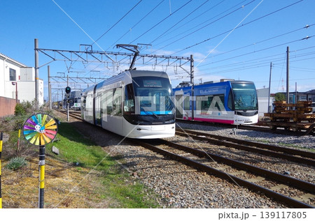 富山港線の車庫と電車 富山港線の車庫と電車 139117805