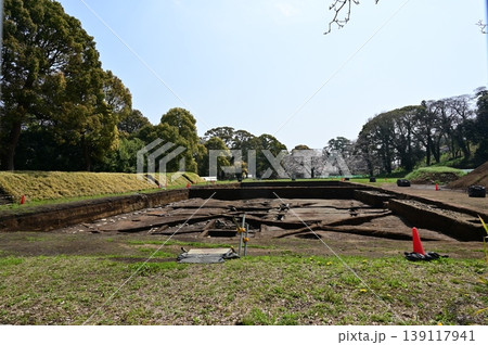 発掘調査中の御用米曲輪（小田原城） 139117941
