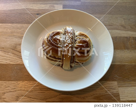 スウェーデンの名物であるシナモンロール 139118447