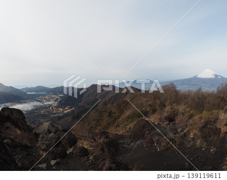 月中旬の金時山・明神ヶ岳(神奈川県箱根町・南足柄市、静岡県小山町) 月中旬の金時山・明神ヶ岳(神奈川県箱根町・南足柄市、静岡県小山町) 139119611
