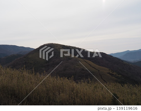 月中旬の金時山・明神ヶ岳(神奈川県箱根町・南足柄市、静岡県小山町) 月中旬の金時山・明神ヶ岳(神奈川県箱根町・南足柄市、静岡県小山町) 139119616