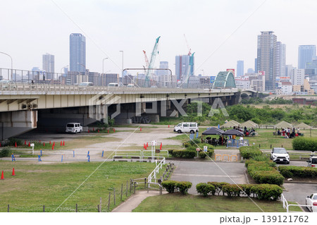 新淀川大橋：淀川河川敷にて（大阪府大阪市淀川区） 139121762