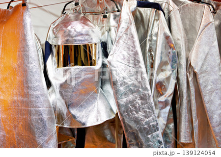 Protective fireproof suit metallic 139124054