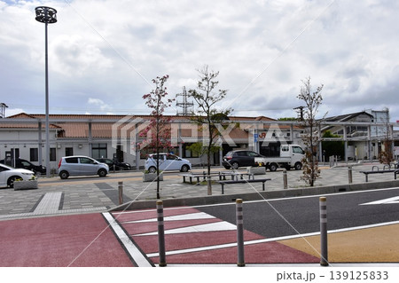 三重県亀山市 JR亀山駅と駅前風景 三重県亀山市 JR亀山駅と駅前風景 139125833