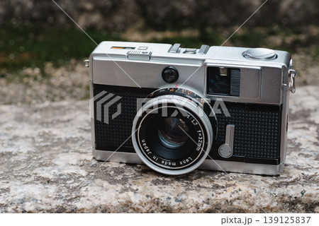 古いフィルムカメラ 古いフィルムカメラ 139125837