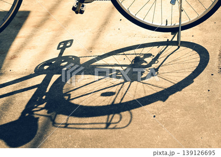 自転車の影 自転車の影 139126695