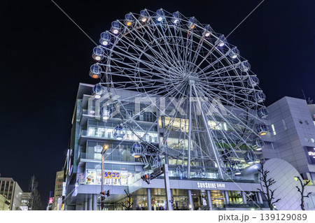名古屋市街夜景　スカイボートとサンシャインサカエ　愛知県名古屋市 139129089