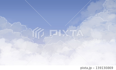 淡いグラデーションの空と雲の背景素材 白く縁取られたふんわり雲のナチュラル背景 コピースペースあり 139130869