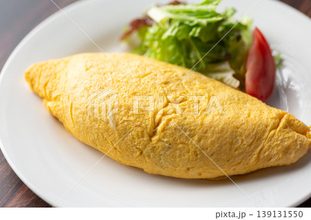 洋食屋のオムライス 139131550