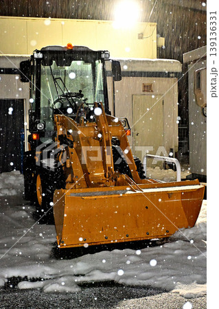 待機中の除雪車 待機中の除雪車 139136331