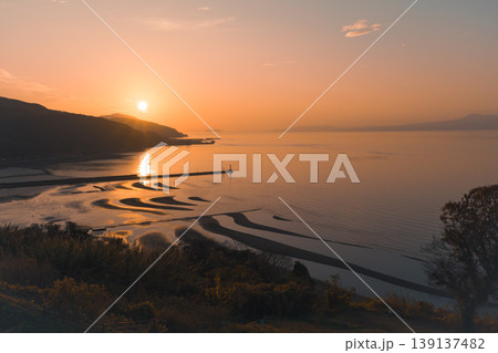 御輿来海岸の夕焼け 139137482