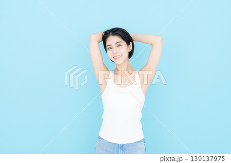 若い女性のビューティ 139137975