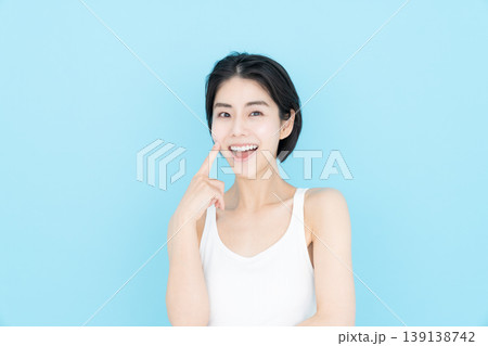 若い女性のビューティ 139138742