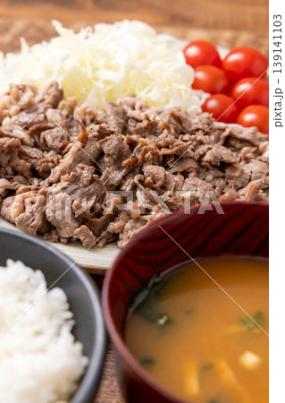美味しい牛焼肉定食 139141103
