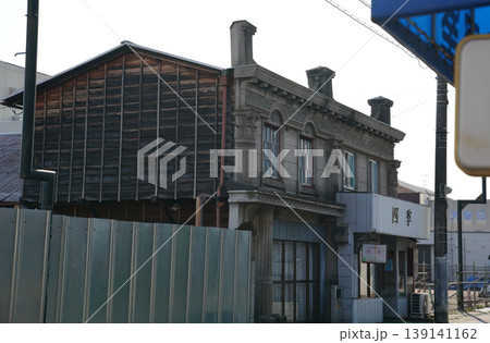 レトロな街並み　石岡市の看板建築 139141162