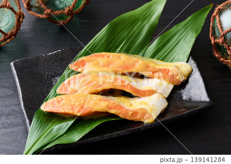 鮭の西京漬け 139141284