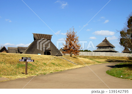 佐賀県の観光スポット「吉野ヶ里歴史公園」 弥生時代の雰囲気を感じ、学ぶ施設 佐賀県の観光スポット「吉野ヶ里歴史公園」 弥生時代の雰囲気を感じ、学ぶ施設 139142795