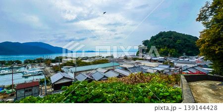 沖島,集落,民家,路地,道,生活,文化,伝統,近江八幡,滋賀県,琵琶湖,風景,景観,建築,家屋,屋根 沖島,集落,民家,路地,道,生活,文化,伝統,近江八幡,滋賀県,琵琶湖,風景,景観,建築,家屋,屋根 139144428