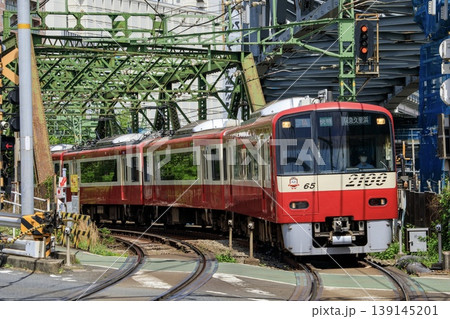 八ツ山橋を渡る京急2100形快特列車 八ツ山橋を渡る京急2100形快特列車 139145201