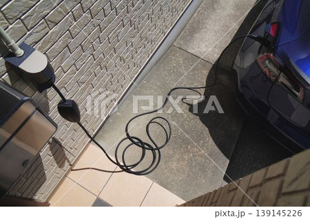 電気自動車の充電 電気自動車の充電 139145226