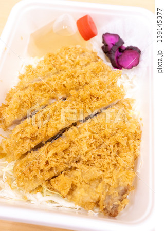 美味しいとんかつ重弁当 美味しいとんかつ重弁当 139145377