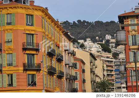 A view of the old town of Nice 139146206