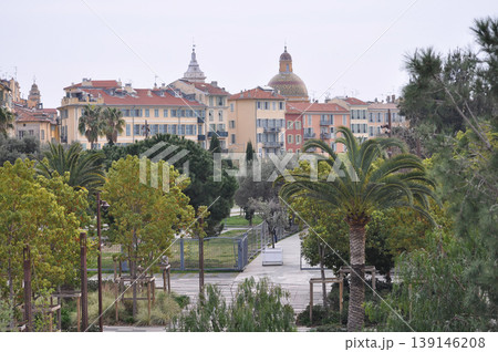 A view over the old town of Nice 139146208