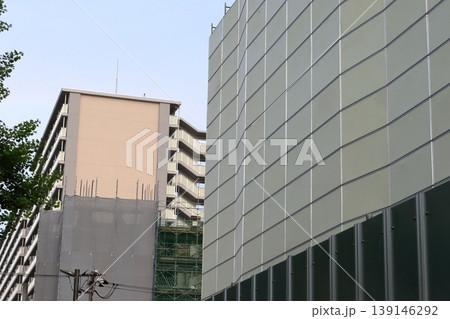 解体工事現場の防音パネル 解体工事現場の防音パネル 139146292