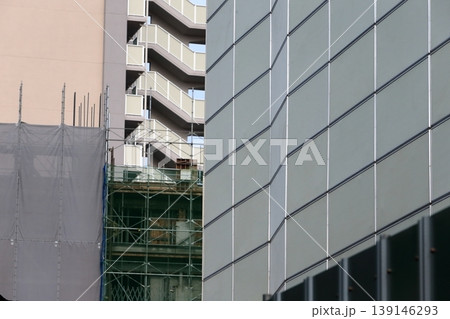 解体工事現場の防音パネル 解体工事現場の防音パネル 139146293