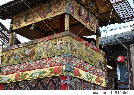 京都夏の風物詩　祇園祭　山鉾建て　北観音山(京都市中京区) 139146600