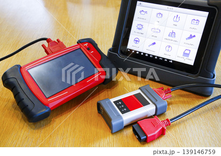 自動車用故障診断機とタブレット端末 スキャンツール 車検 整備 広告素材 商用利用 自動車用故障診断機とタブレット端末 スキャンツール 車検 整備 広告素材 商用利用 139146759