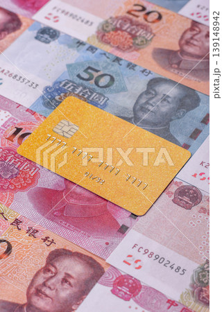 A credit card for contactless cashless payments via a terminal or online. A credit card 139148942